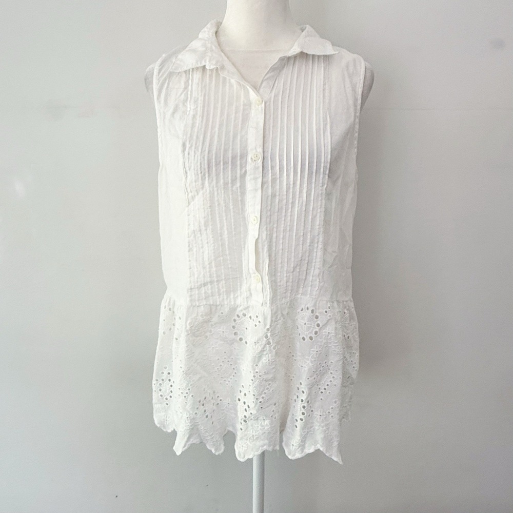 Gap Women 100% Cotton Eyelet Button Down Sleeveless Top Medium Boho Coastal